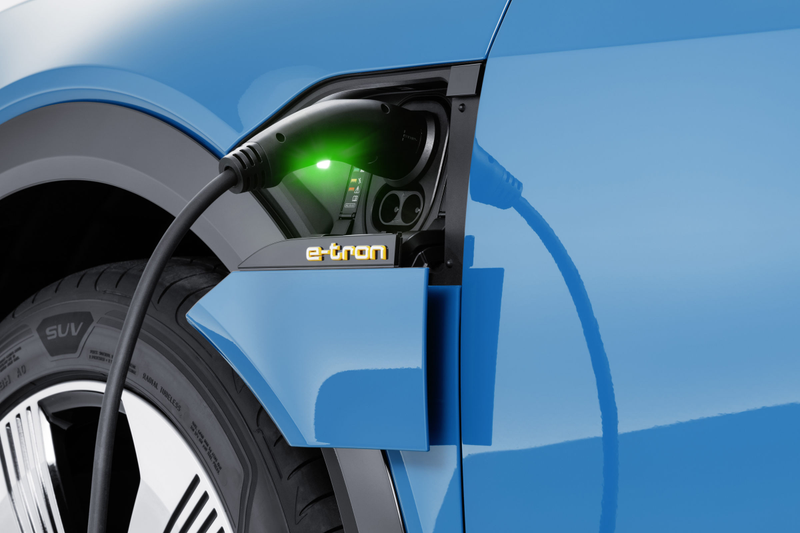 Illustration for article titled The 2019 Audi E-Tron Is a $74,800 All-Electric SUV That Can Do 0-60 in 5.5 Seconds